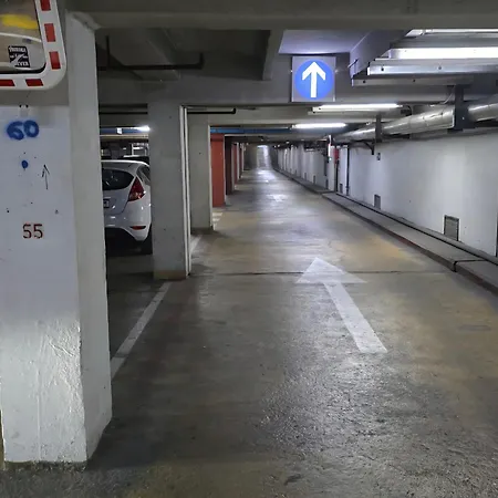 Lägenhet Amber S Podzemnom Garazom Split