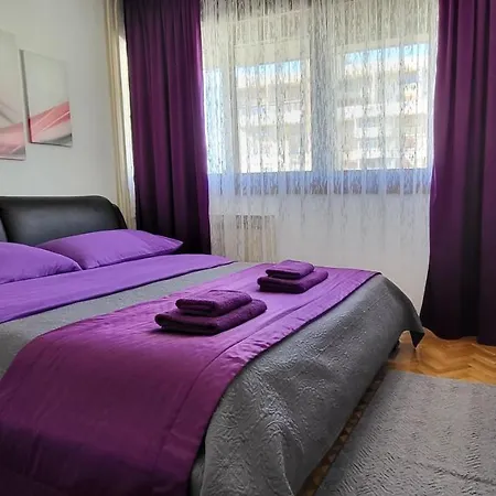 Amber S Podzemnom Garazom Split