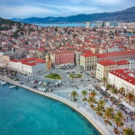 Amber S Podzemnom Garazom * Split