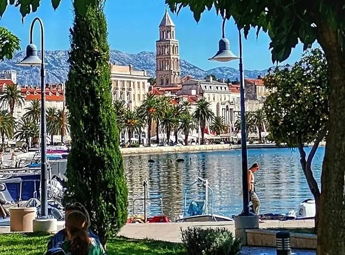 Amber S Podzemnom Garazom Apartamento